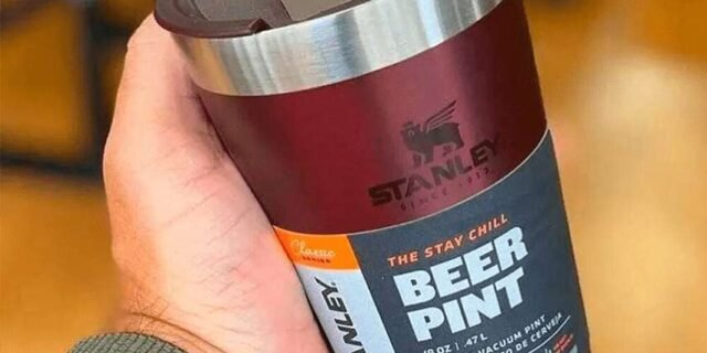 Copo térmico de cerveja com tampa Stanley|473ml (2 Cores)