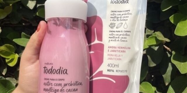 Conjunto Creme Desodorante Nutritivo Para o Corpo Tododia Amora Vermelha e Jabuticaba com Refil