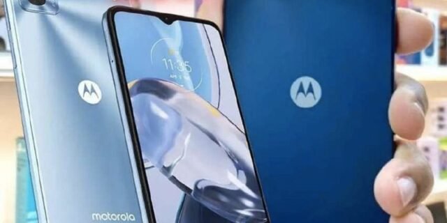 Motorola Moto E22 128GB, 4GB RAM, Tela de 6.5”, Câmera Traseira Dupla, Android 12 e Processador Octa Core