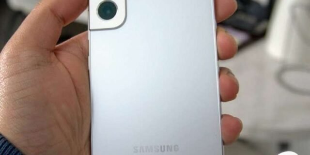 Samsung Galaxy S22 128GB 5G 8GB RAM