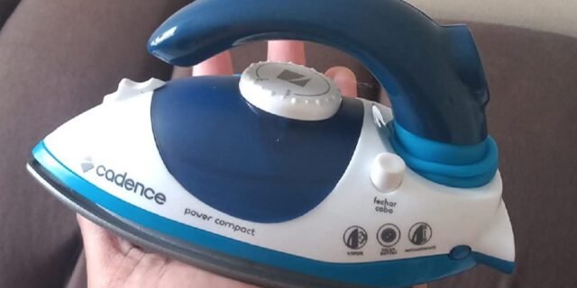 Ferro de Passar Cadence Compact, 850W, Branco e Azul, Bivolt, IRO050
