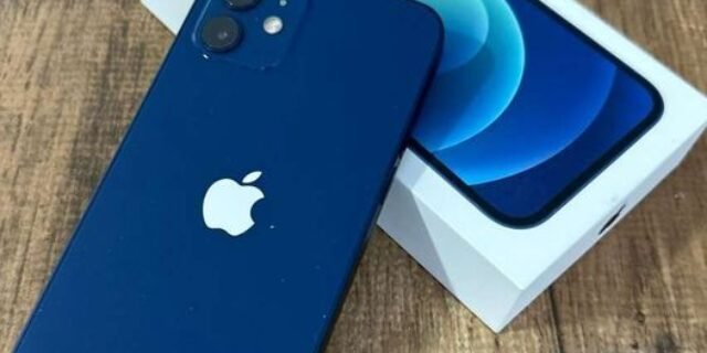 Apple iPhone 12 (64 GB)