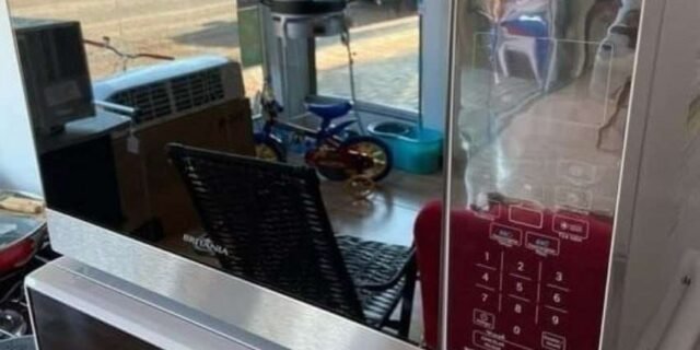 Forno de Micro-ondas Britânia BMO28IEB com Receitas Pré-Programadas – 28 L