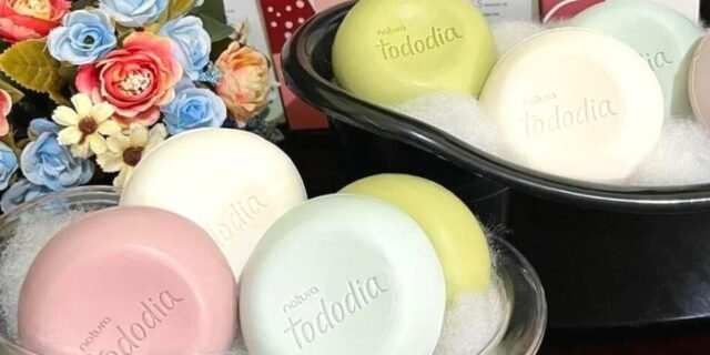 Conjunto de Sabonetes em Barra Tododia (4 Caixas)