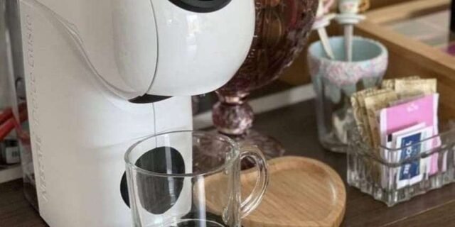 Cafeteira Expresso Nescafé Dolce Gusto, Arno, Genio S Basic DGS1, 110v