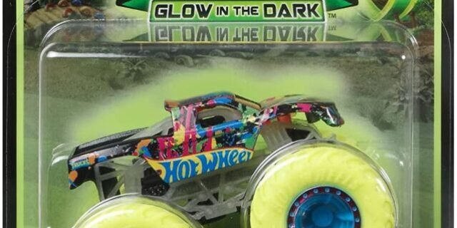 Mattel Hot Wheels Veículo de Brinquedo Brilha no Escuro 1:64 Surpresa, Modelo: HCB50, Cor: Multicolorido