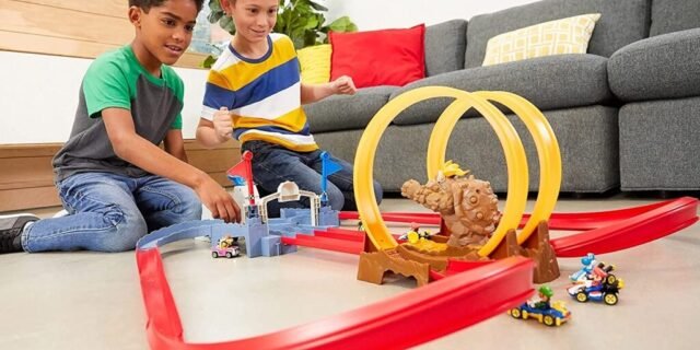 Mario Kart: Pista Castelo do Caos de Bowser – Hot Wheels – Mattel