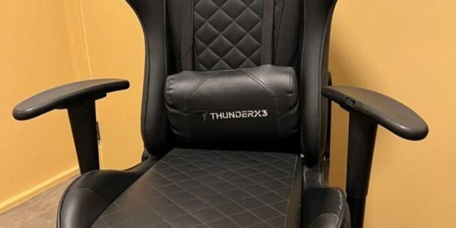 Cadeira Gamer Profissional TGC12 Preta ThunderX3