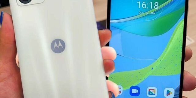 Smartphone Motorola Moto E13 4G 64GB 4GB RAM (3 Cores)