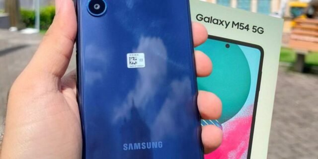 Smartphone Samsung Galaxy M54 5G, 128GB, 8GB RAM, Tela Infinita de 6.7″ Dual Chip (2 Cores)