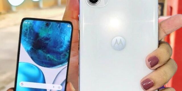 Smartphone Motorola Moto G52 128GB 4GB RAM 6.6” Câm.Tripla 50MP 8MP 2MP Selfie 16MP