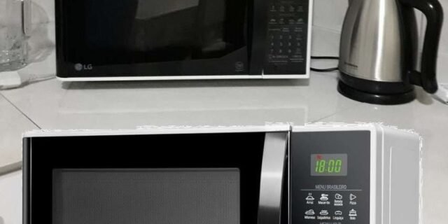 Micro-ondas LG 30L Solo MS3091BC – Branco e Preto