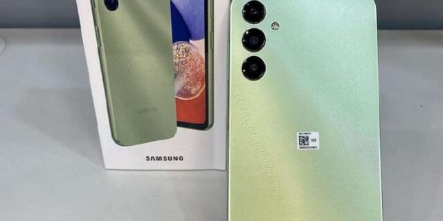 Smartphone Samsung Galaxy A14 64 GB 4G Octa-Core 4GB RAM (3 Cores)