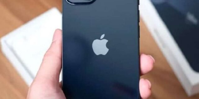 iPhone 13 Apple 128GB Meia-noite