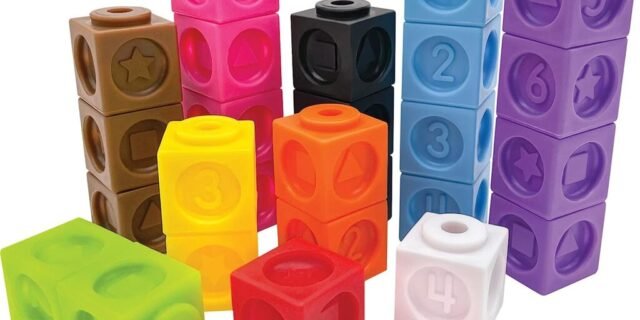 Cubos de conexão de números e formas (100 peças)