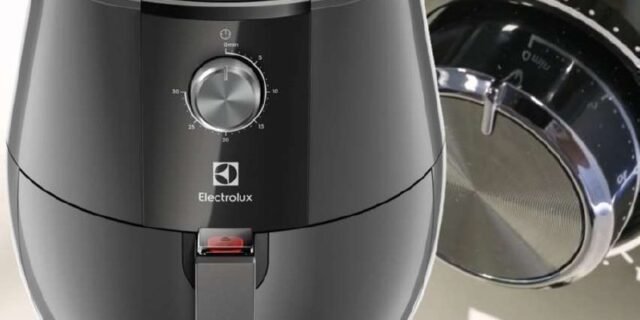 Fritadeira Elétrica sem oleo Electrolux Airfryer 4L 8 receitas pré-sugeridas desligamento automatico cesto removivel 1400W EAF30 grafite