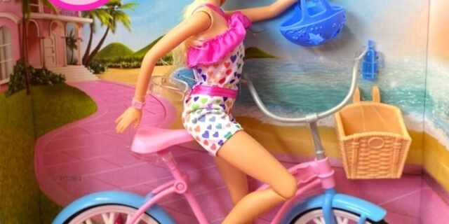 Barbie Boneca Passeio de Bicicleta, Multi