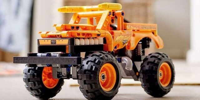 LEGO® Technic Monster Jam™ El Toro Loco™ 42135 Kit Incrível do Modelo (247 Peças)