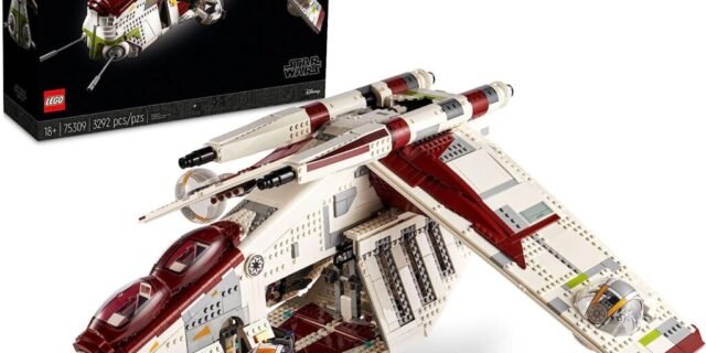 LEGO Star Wars: Republic Gunship 75309 – 3292 Peças