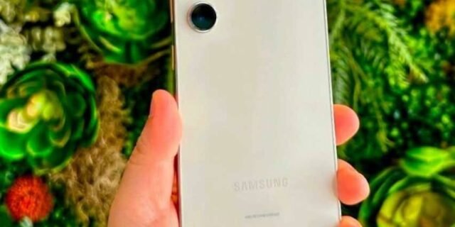 Smartphone Samsung Galaxy S23 5g, 128gb, 8gb Ram, Tela Infinita De 6.1″ Dual Chip