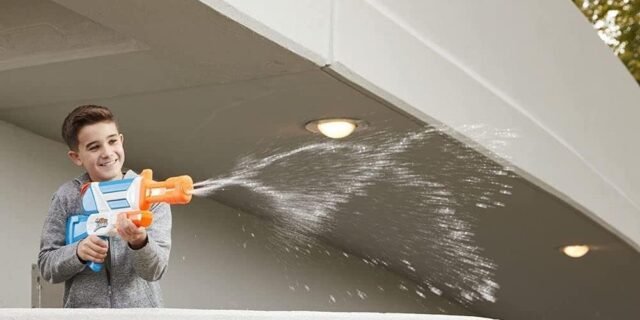 Nerf, Lançador de Água Super Soaker Twister, Azul e laranja