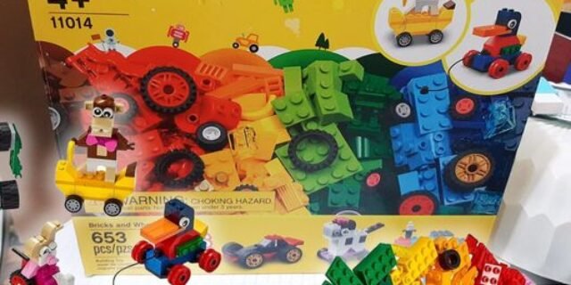 Kit de Construção LEGO® Classic Peças e Rodas 11014 (653 Peças)