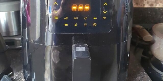 Philips Walita Preta Fritadeira Airfryer Essential XL Digital, 6.2L 110V