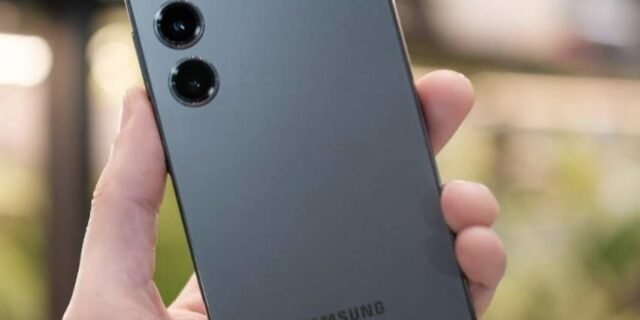 – Smartphone Samsung Galaxy S23 128GB Preto 5G 8GB RAM 6,1” Câm Tripla + Selfie 12MP