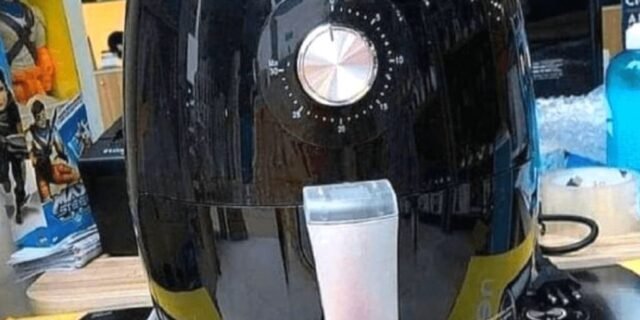 Fritadeira Elétrica sem Óleo/Air Fryer Nell Smart – Preta 2,4L