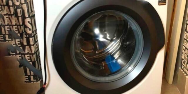 Máquina de Lavar Frontal 11kg Electrolux Premium Care Inverter com Água Quente/Vapor (LFE11)