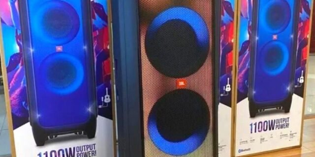 Caixa de Som Bluetooth JBL PartyBox 1000 com Show de Luzes e DJ Pad 1100W – JBLPARTYBOX1000BR