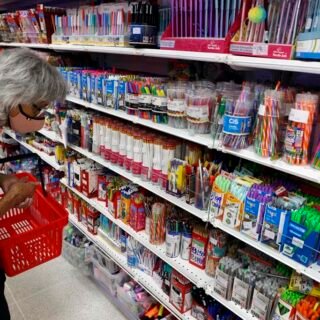 AMAZON Desconto progressivo em material escolar