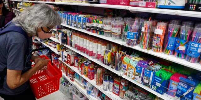 AMAZON Desconto progressivo em material escolar