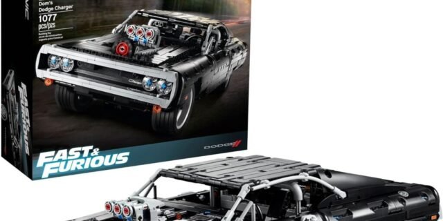 Kit de Construção (42111) LEGO® Technic Dom’s Dodge Charger (1077 peças)