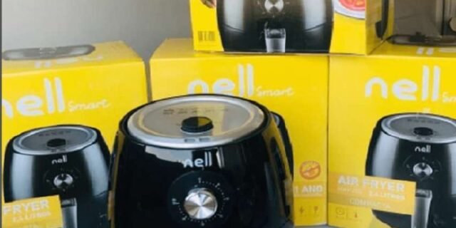 Fritadeira Elétrica sem Óleo/Air Fryer Nell Smart Preta 2,4L com Timer – 220V
