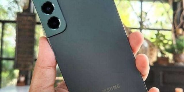 Smartphone Samsung Galaxy S22 5G, 256 GB, 8GB RAM (2 Cores)