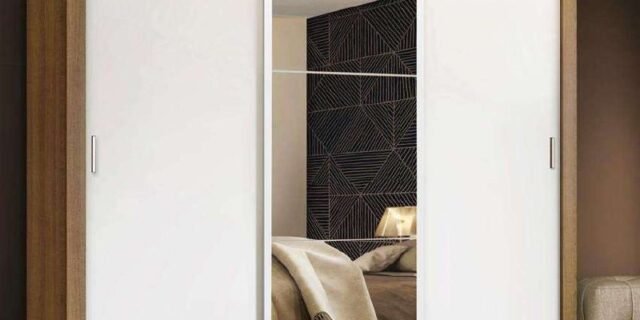 Guarda Roupa Casal Madesa Mônaco 3 Portas de Correr com Espelho