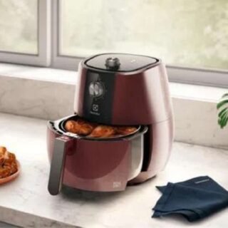 Air Fryer Electrolux 4L Vermelha Grand Efficient 1400W por Rita Lobo (EAF31)