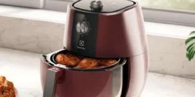 Air Fryer Electrolux 4L Vermelha Grand Efficient 1400W por Rita Lobo (EAF31)