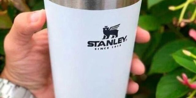 COPO TÉRMICO DE CERVEJA (COM TAMPA) STANLEY | 473ML (Várias Cores)