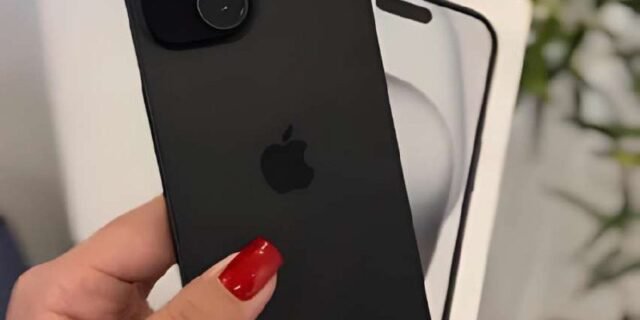 iPhone 15 Apple (256GB)