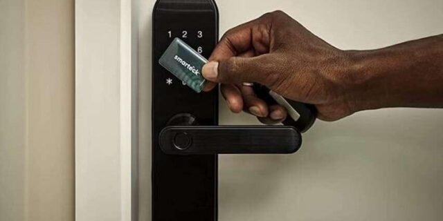 Steck, Fechadura Digital Inteligente Smarteck, com Biometria