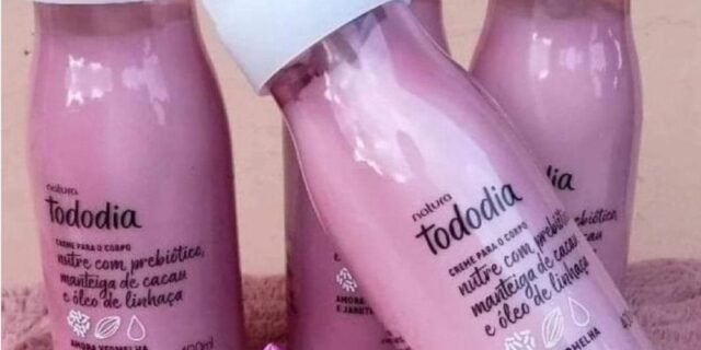Creme Desodorante Nutritivo para o Corpo Tododia Amora Vermelha e Jabuticaba 400 ml