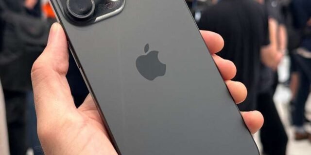 Apple iPhone 15 Pro Max – 256 GB (2 Cores)