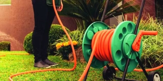 Enrolador de mangueira 1/2″ até 55 metros, com rodinhas