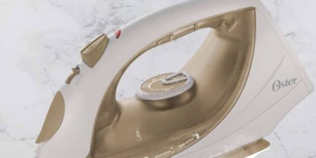 Ferro de Passar a Vapor Oster Antiaderente, 1200W