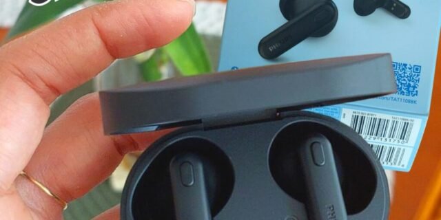 Fone de ouvido sem fio TWS Philips TAT1108BK/00