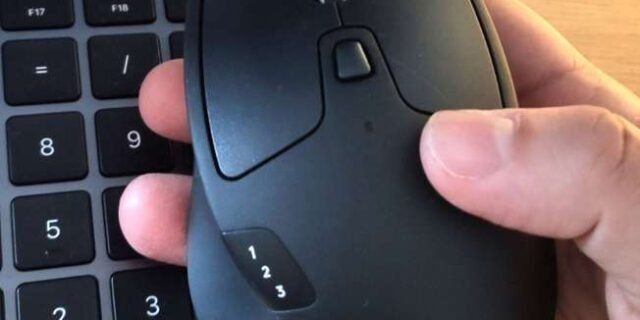 Mouse Sem Fio Logitech M720 Triathlon Com Conexão Usb Unifying