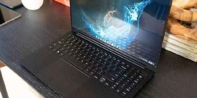 Notebook Samsung Galaxy Book2, Intel Core I3-1215u, 4gb, 256gb Ssd, Windows 11 Home, Tela 15.6″