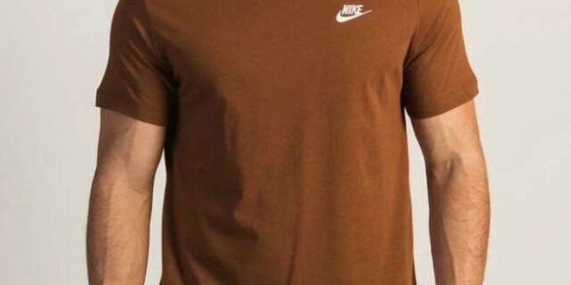 Camiseta Nike Sportswear Club Masculina
